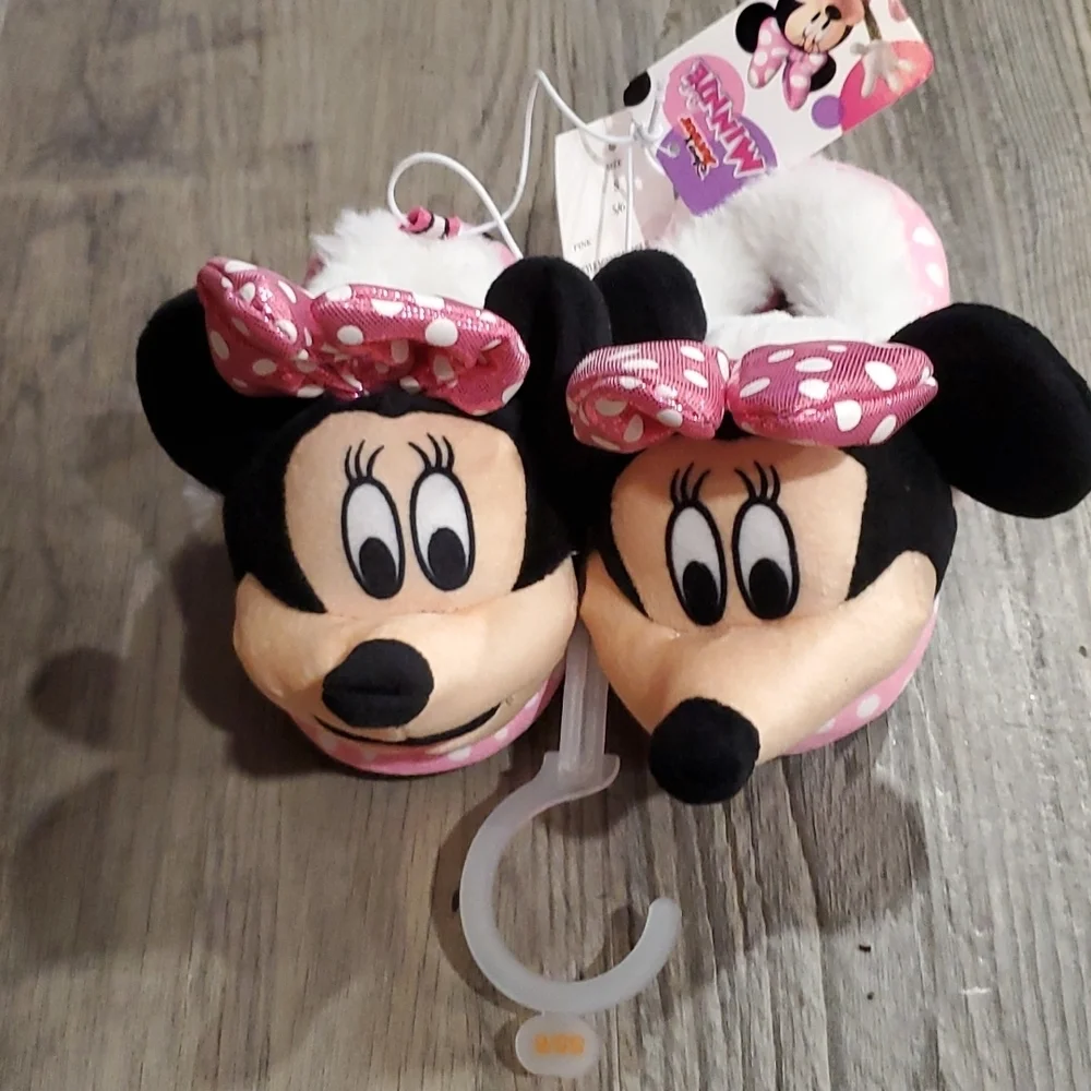 Minnie Mouse Slippers Size 5/6